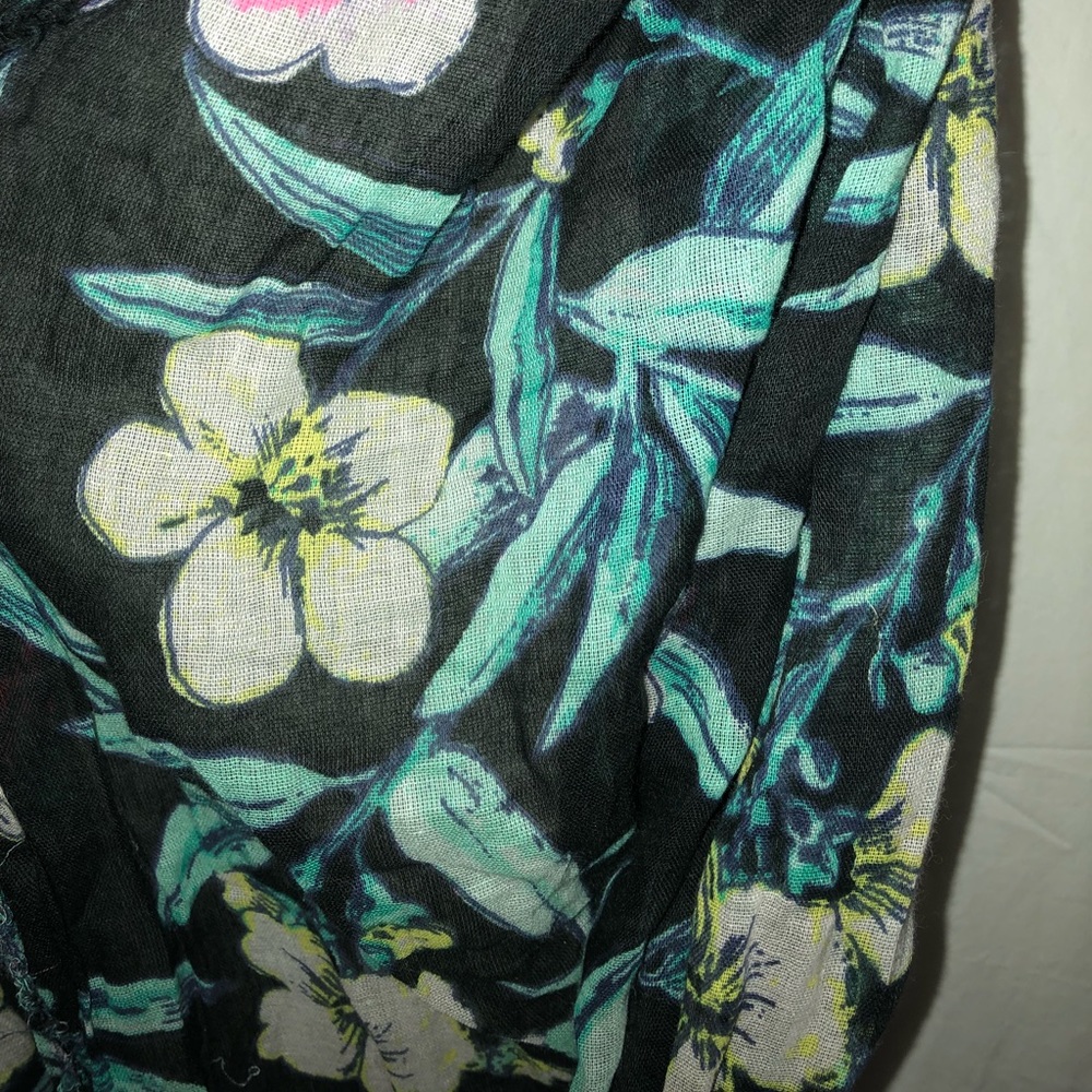 Scarf - Picture 2 of 4